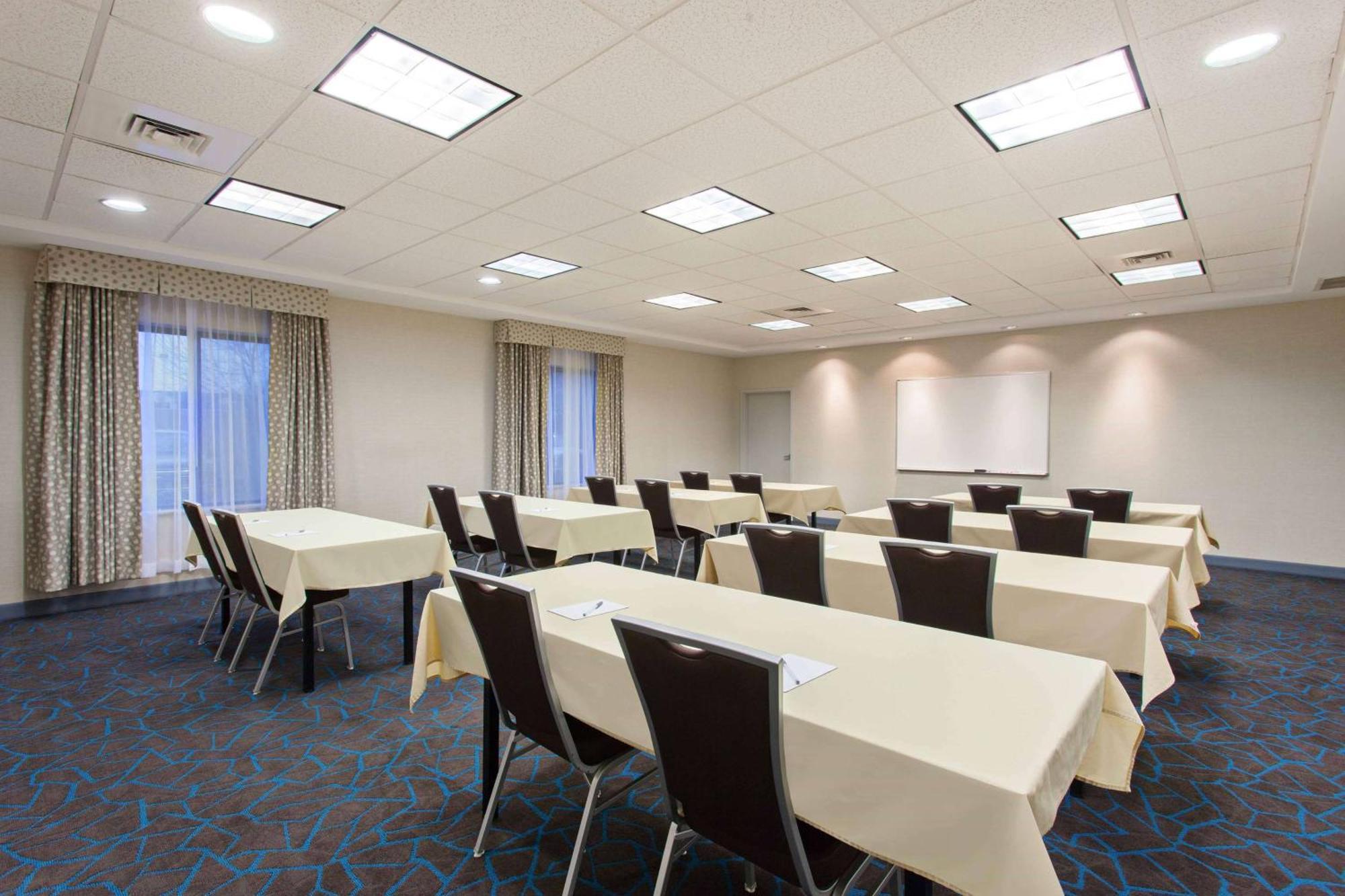 Hampton Inn & Suites Clovis Airport North Buitenkant foto
